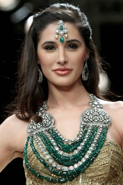 Nargis Fakhri Hd Wallpapers