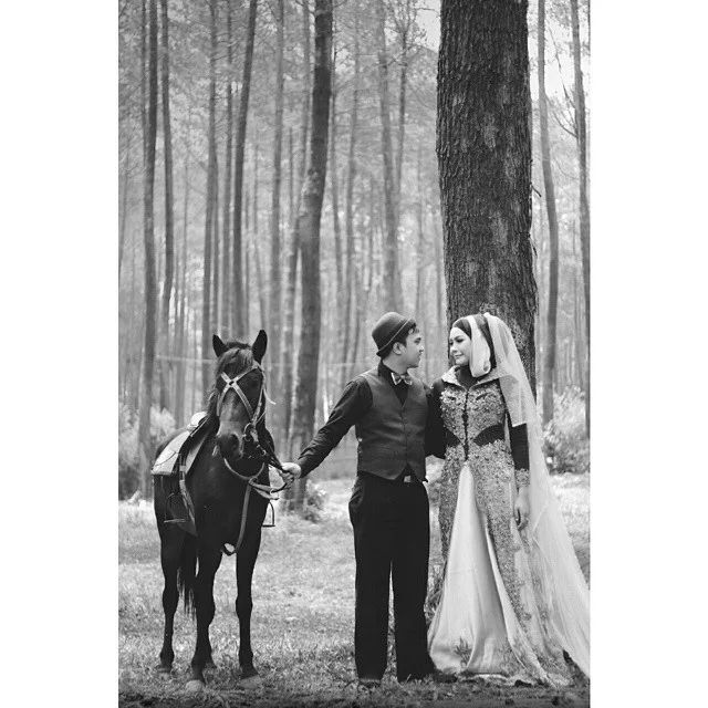 foto prewedding di hutan pinus imogiri