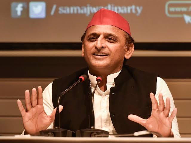 सपा:- किसान को कर्जमुक्ति, युवा को नौकरी का वचन