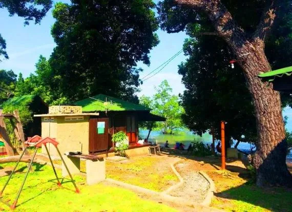 Umang Umang Chalet Pantai Kuala Sungai Baru permandangan pantai