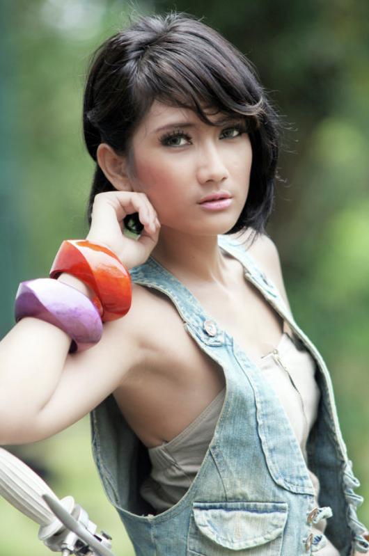 foto gadis indonesia cantik TKqOLw5eIWI