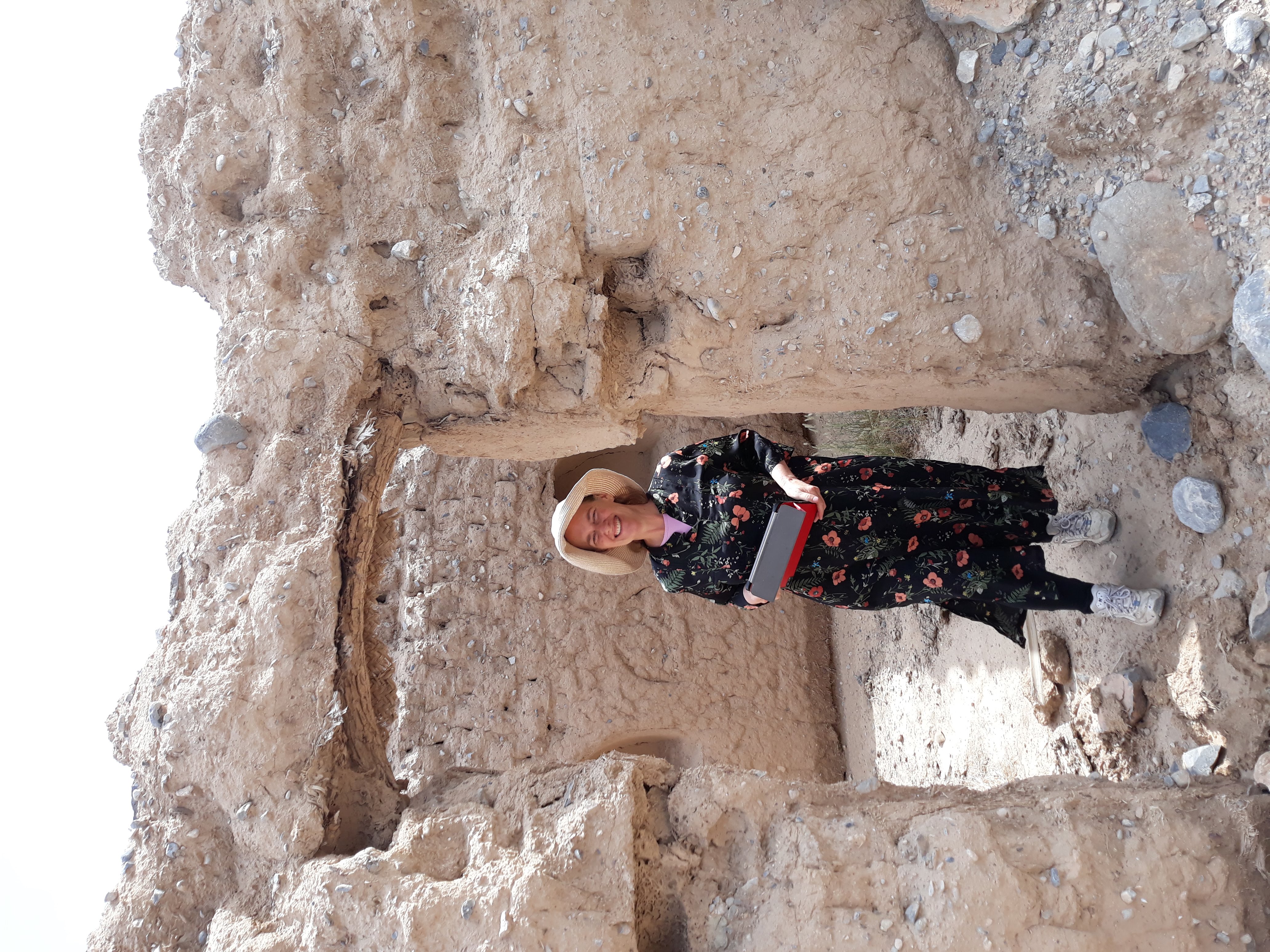 Lynn in the Tanoof ruins