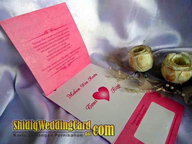 http://www.shidiqweddingcard.com/2014/05/eak-pink.html