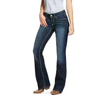 bootcut jeans: Must-Have Jeans In Girls Wardrobe