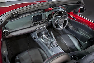 Mazda MX-5 (2016) Interior