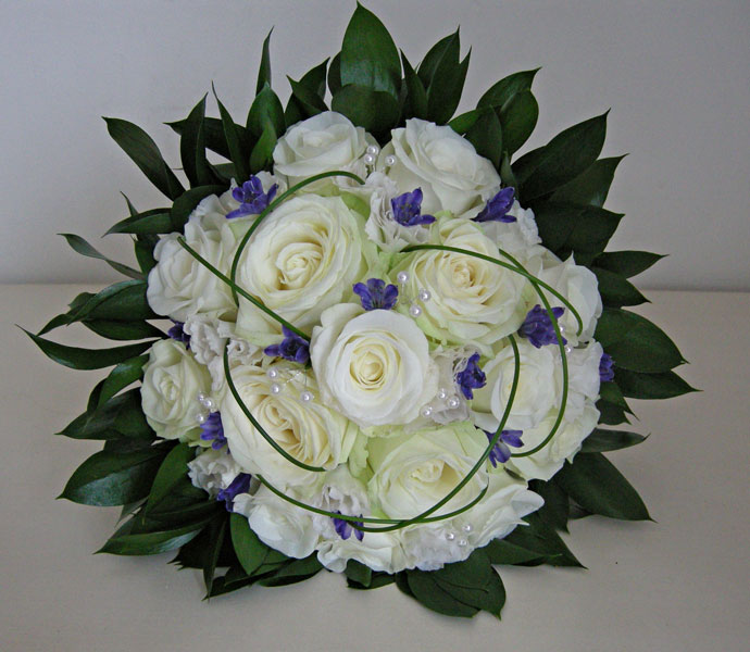 Katie's bridal bouquet of roses lisianthus and wired agapanthus flowers 