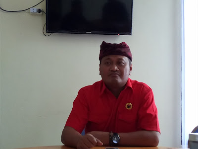 Ribuan Ibu ‘Kawal’ Pendaftaran Paket  Calon Bupati Gianyar,   Ke KPU Gianyar