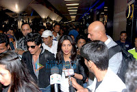 Shahrukh Khan, Priyanka Chopra and Shahid return from South Africa Concert