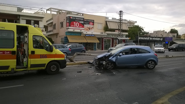 ΟΔΗΓΟΣ ΠΡΟΚΑΛΕΙ ΑΠΙΣΤΕΥΤΟ ΤΡΟΧΑΙΟ ΣΤΗ Λ.ΜΕΣΟΓΕΙΩΝ! ΑΠΟ ΘΑΥΜΑ ΔΕΝ ΘΡΗΝΗΣΑΜΕ ΑΝΘΡΩΠΙΝΕΣ ΖΩΕΣ! Ο ΟΔΗΓΟΣ ΜΕΤΑΦΕΡΕΤΑΙ ΜΕ ΑΣΘΕΝΟΦΟΡΟ ΣΤΟ ΝΟΣΟΚΟΜΕΙΟ. ΚΥΚΛΟΦΟΡΙΑΚΟ ΜΠΟΤΙΛΙΑΡΙΣΜΑ 