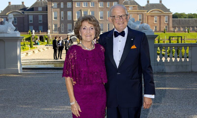 Princess Margriet and Prof. Pieter van Vollenhoven are patrons of the NAF. Princess Margriet wore a wine-red lace gown