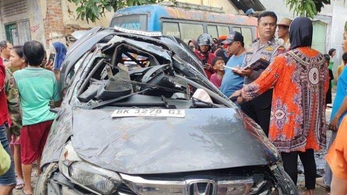 Honda Mobilio Ringsek Dihantam KA di Deli Serdang, Ke 4 Penumpang Tewas