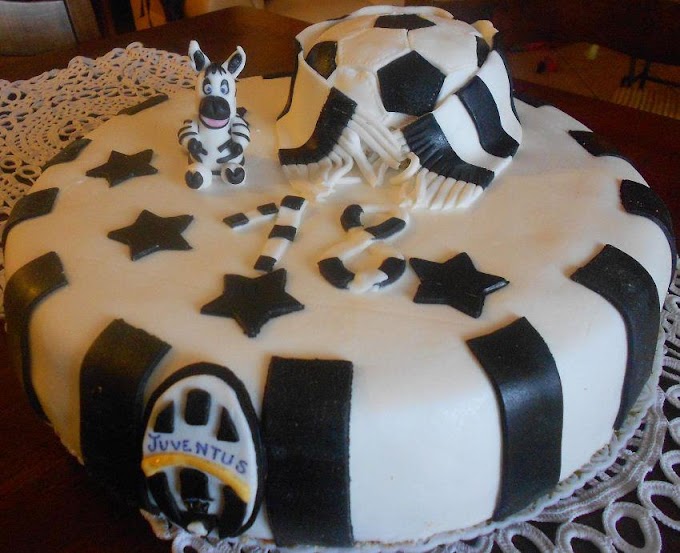 Torta de cumpleaños N* 18 con motivos futboleros