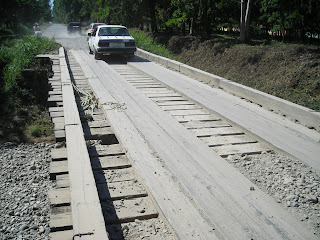 one lane wood bridge, El Porvenir, Honduras