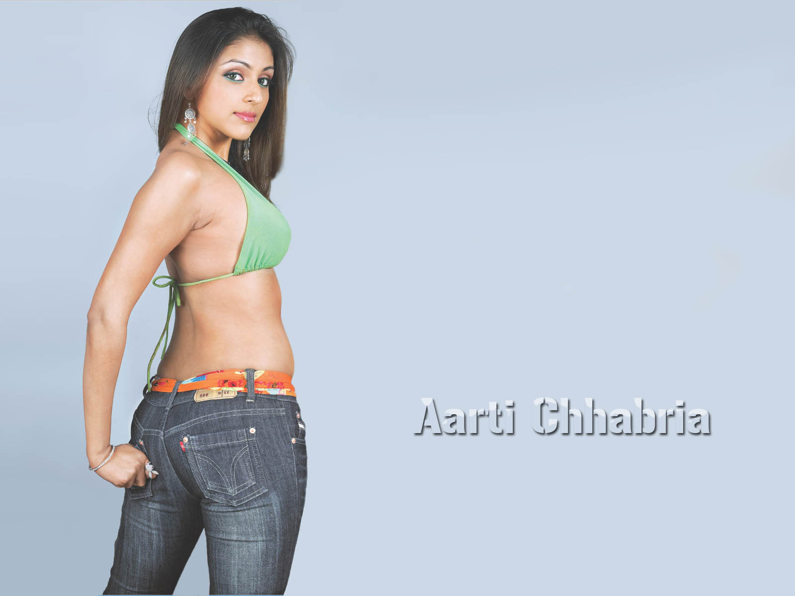 Car Pure: Bollywood Actress Aarti Chabria Wallpapers