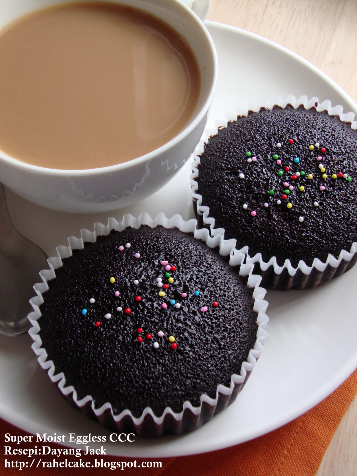 I Love Cake: Super Moist Eggless Chocolate Cupcake