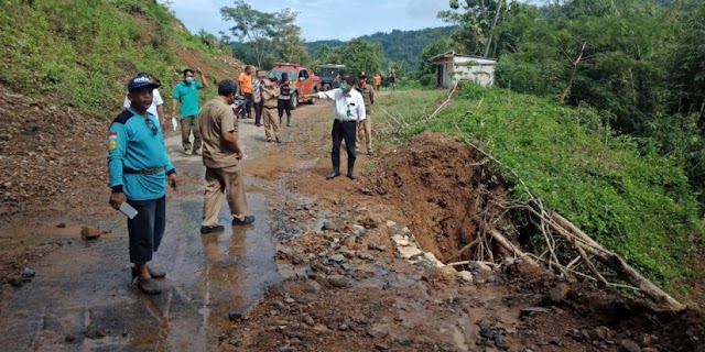 Banjir dan Longsor di Kulon Progo Akibatkan 12 Orang Mengungsi 