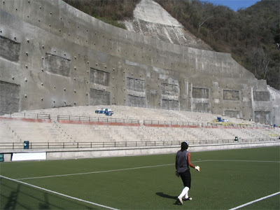 7 Stadion Sepekbola Terunik Di Dunia [ www.BlogApaAja.com ]