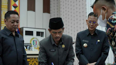 Pimpinan DPRD Pringsewu dan Penjabat Bupati Tandatangani Nota Kesepakatan Bersama Perubahan KUA-PPAS