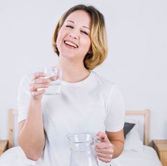 manfaat minum air putih untuk kesehatan usus