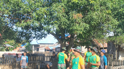 *Satgas Yonarmed 1 Kostrad Bantu Renovasi Rumah Milik Tokoh Pemuda Negeri Lisabata Timur*