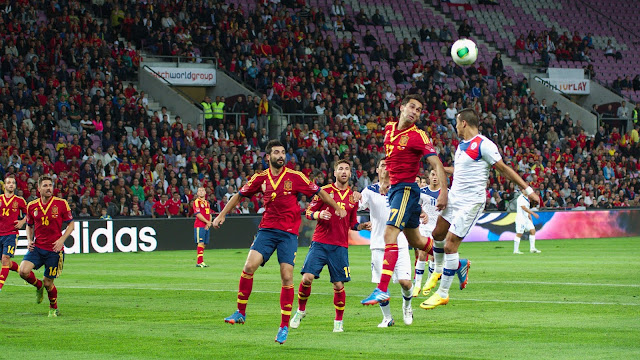 Football Spain vs Chile HD Wallpaper