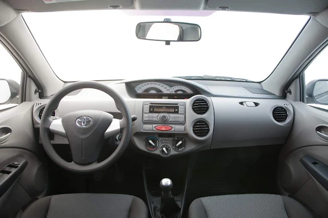 Toyota Etios Sedã - interior