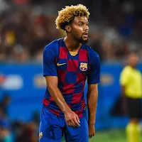 Barcelona youth forward De la Fuente to replace Dembele in squad against Napoli