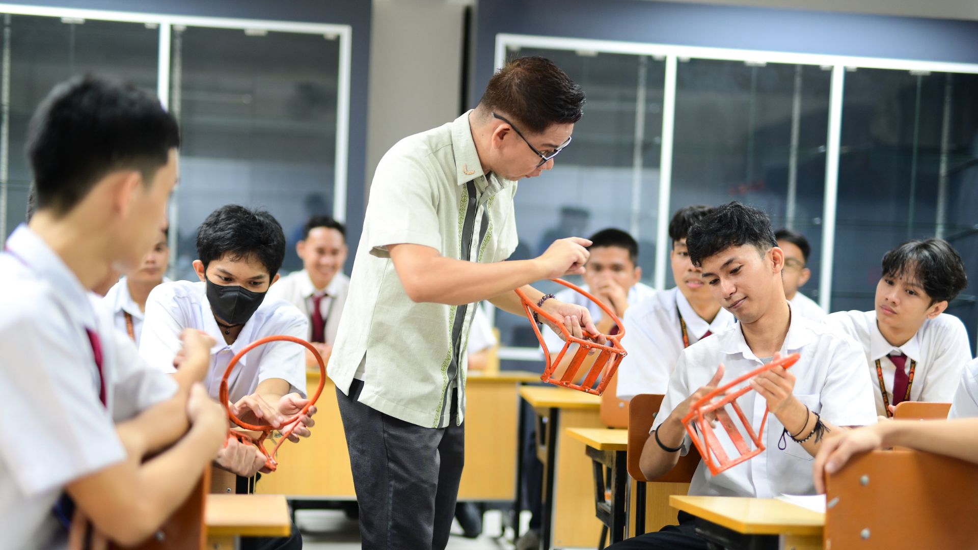  A school renovation project amplifies the potential of deaf community 