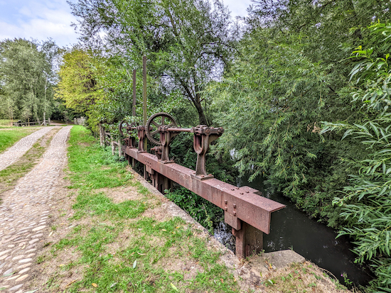 Gatesbury Mill sluice