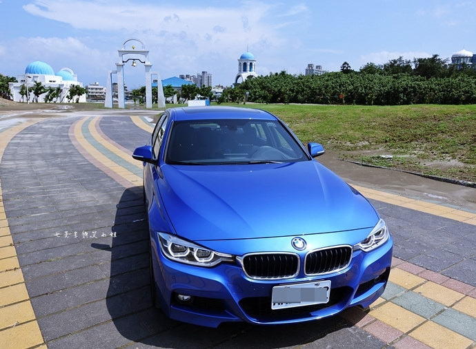 2 BMW 3系列運動房跑車