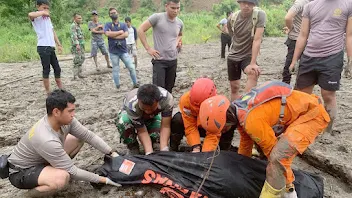 Korban Banjir Bandang Samosir