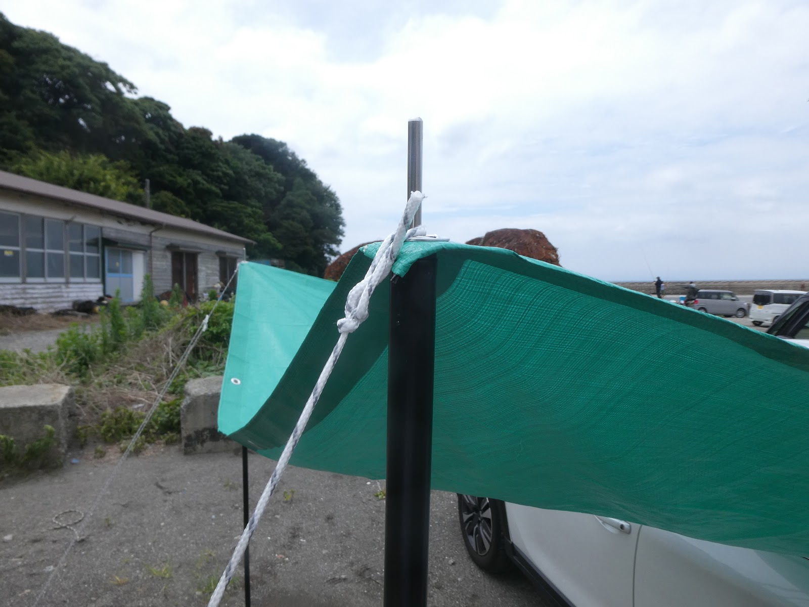まだ La Fine じゃない １００均でカーサイドタープ手作り