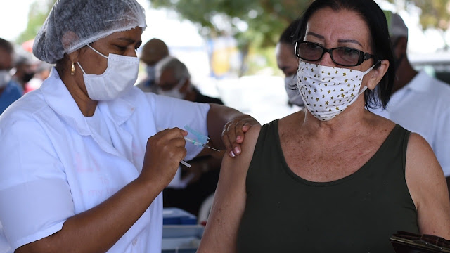 LEM: Idosos acima de 62 anos serão vacinados contra a Covid-19 a partir desta sexta-feira