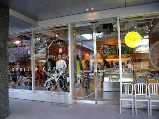 bicycle cafe in Tokyo