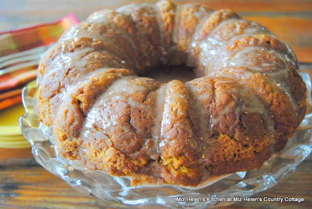 Pumpkin Spice Coffee Cake at Miz Helen's Country Cottage