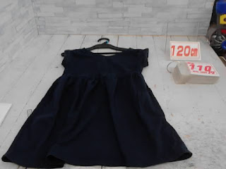 中古品　子供服　120㎝　ブラック　ワンピース　110円