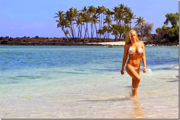Kendra Wilkinson 33