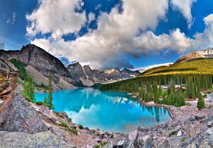 Top 10 Natural Wonders in North America - Moraine Lake, Canada