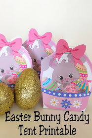 I love these candy tents! They are the perfect easy and cute party favor for any Easter party.  Simply print out the cute Easter Bunny candy tent printable and you have a sweet treat to give students, friends, and neighbors this Easter. #easter #easterbasket #easterprintable #diypartymomblog
