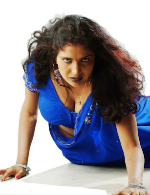 mallu actress hot stills ready for the fight