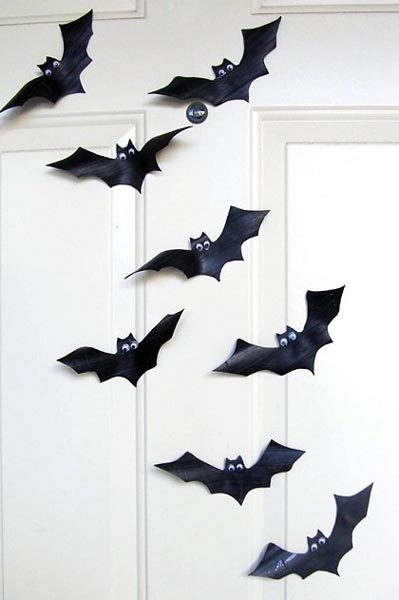 Decorate the party by bats
