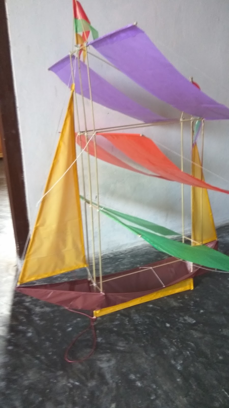 Membuat Kerangka Layangan Perahu Final Matematika2