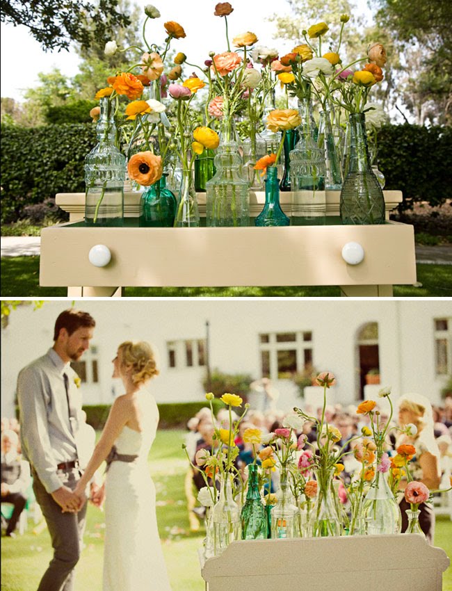 love this dresser table with the flower setup