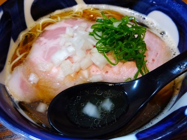 麺や 空と大地　淡麗煮干し蕎麦　チャーシュー