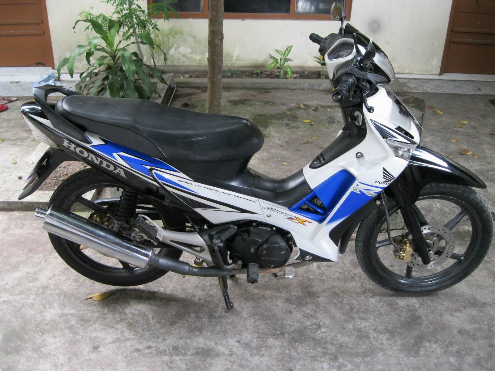 jual mobil dan motor di solo jual motor honda supra x 125 tahun 2008