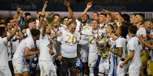  la ciudad de Leeds Tiene Una Calle  renombrada Marcelo Bielsa Way en honor al gerente argentino.