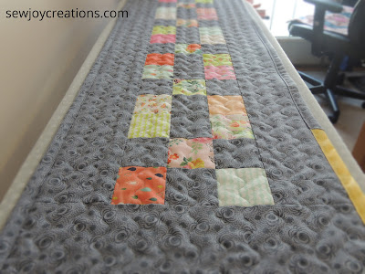 quilted tablerunner built in stipple stitch PFAFF performance icon