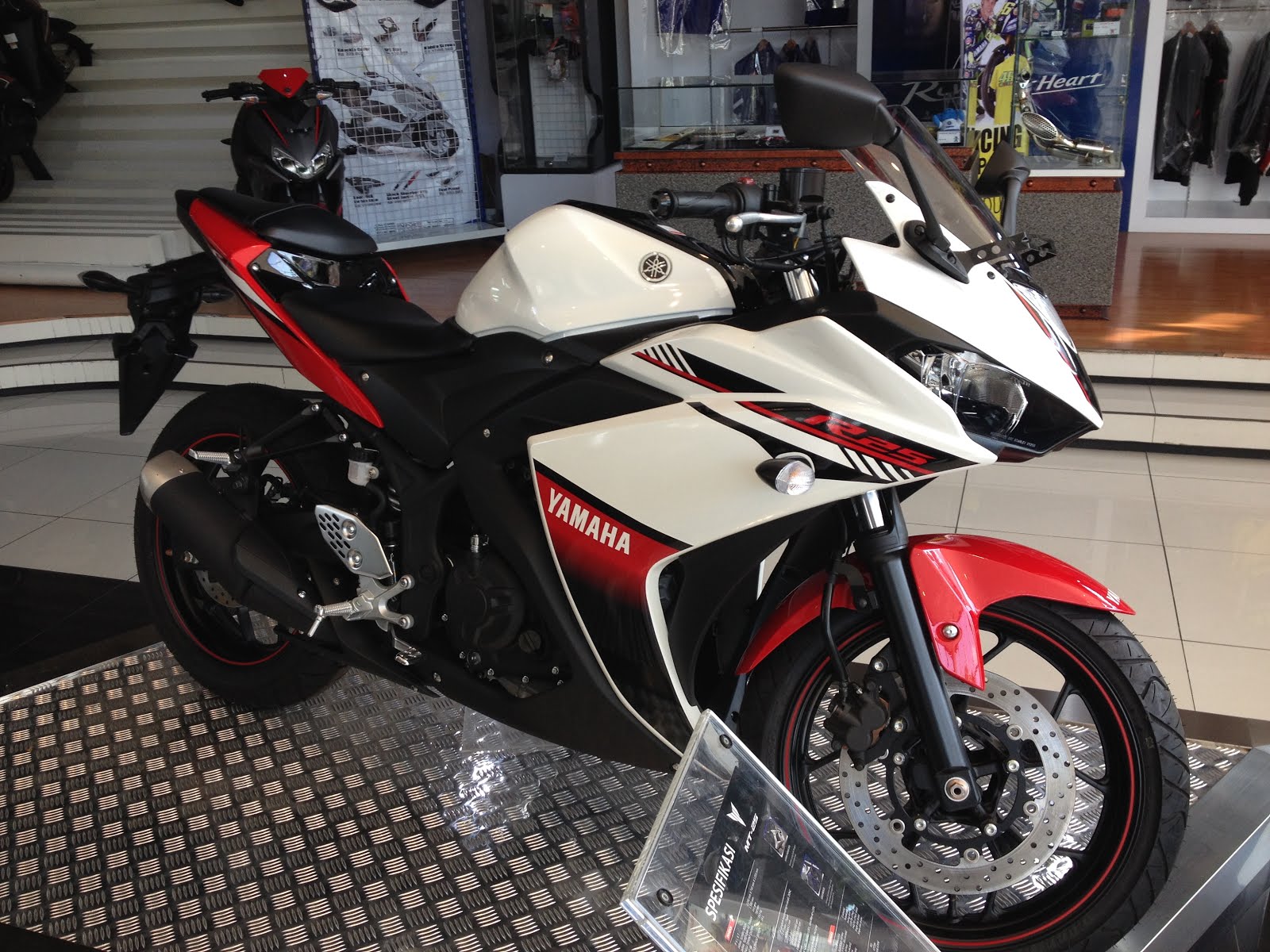 Striping Yamaha R25 2016 ABS RNM Motorcycle