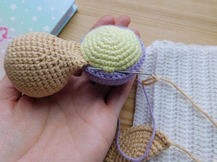 Crochet turtle assembly