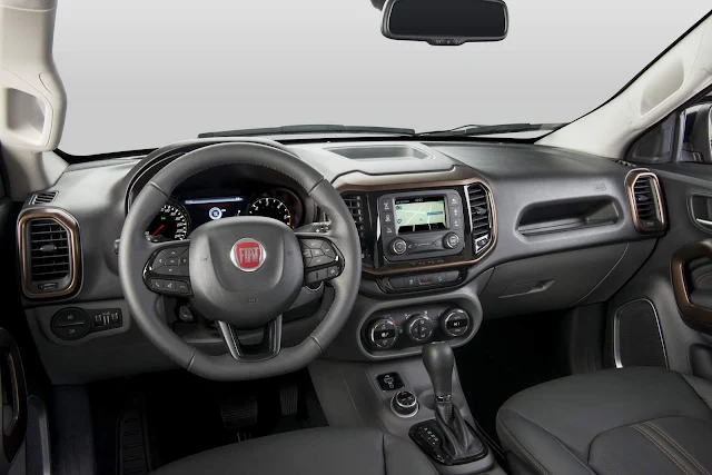 Fiat Toro 2.0 Diesel 4x4  - interior